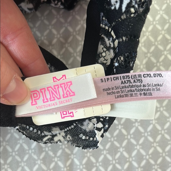 Victoria's Secret Black and White Lace Bra - Picture 2 of 3